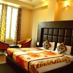 Deluxe-Room-King-Size-Beds-hotels-in-haridwar