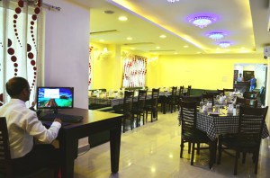 Hotel-The-Great-Ananda-restaurant