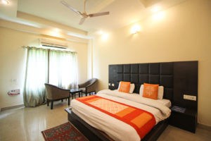 Semi-Deluxe-Room-Hotel-great-ananda-haridwar