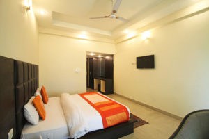 Semi-Deluxe-Room-Hotel-great-ananda-haridwar