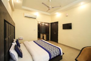 Deluxe-double-room-hotel-great-ananda-haridwar